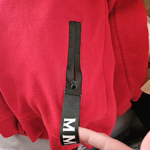 💵3/$20 Switch Red Zip Up Hooded Sweatshirt - Picture 8 of 9